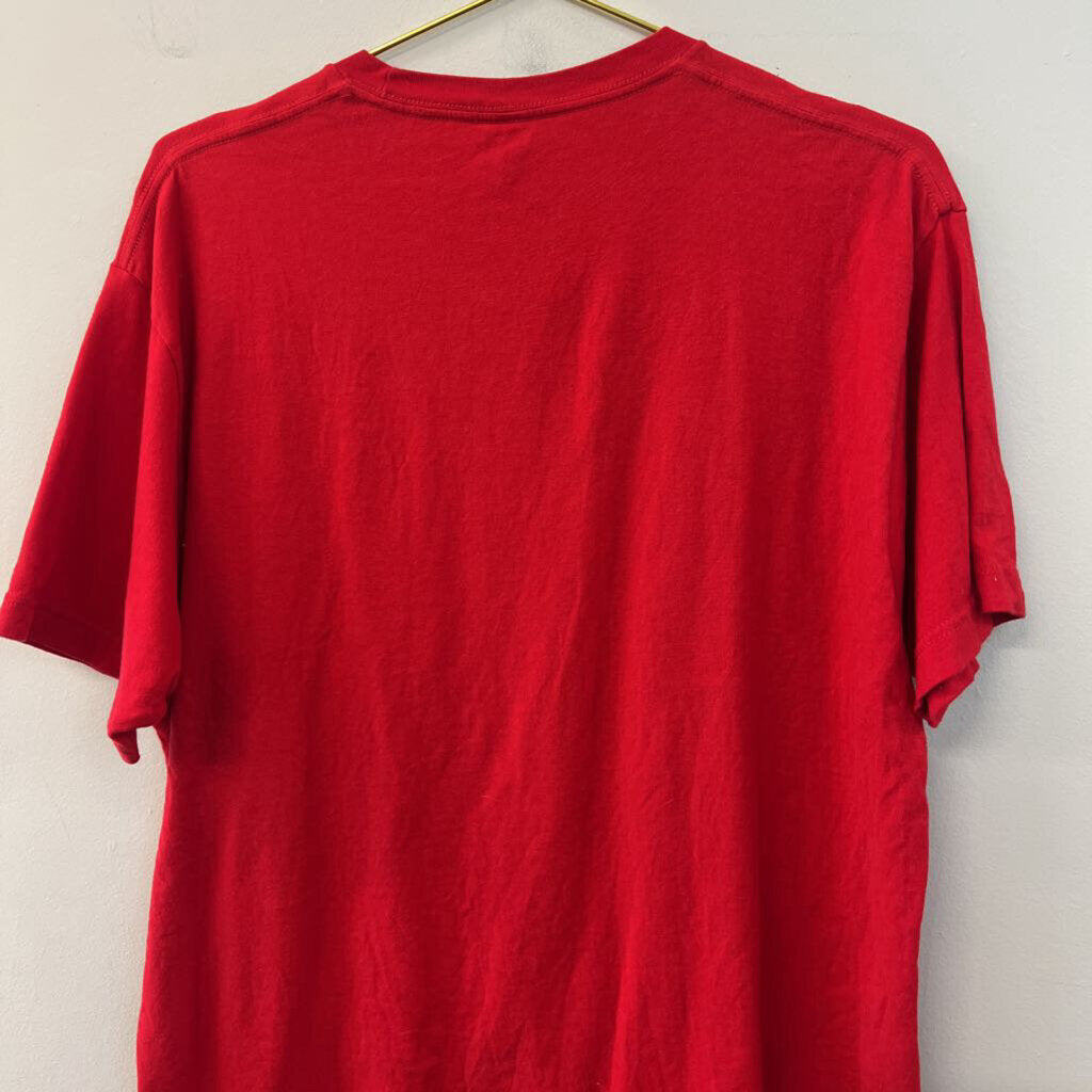 Bucees Red Short Sleeve Graphic Tee Large
