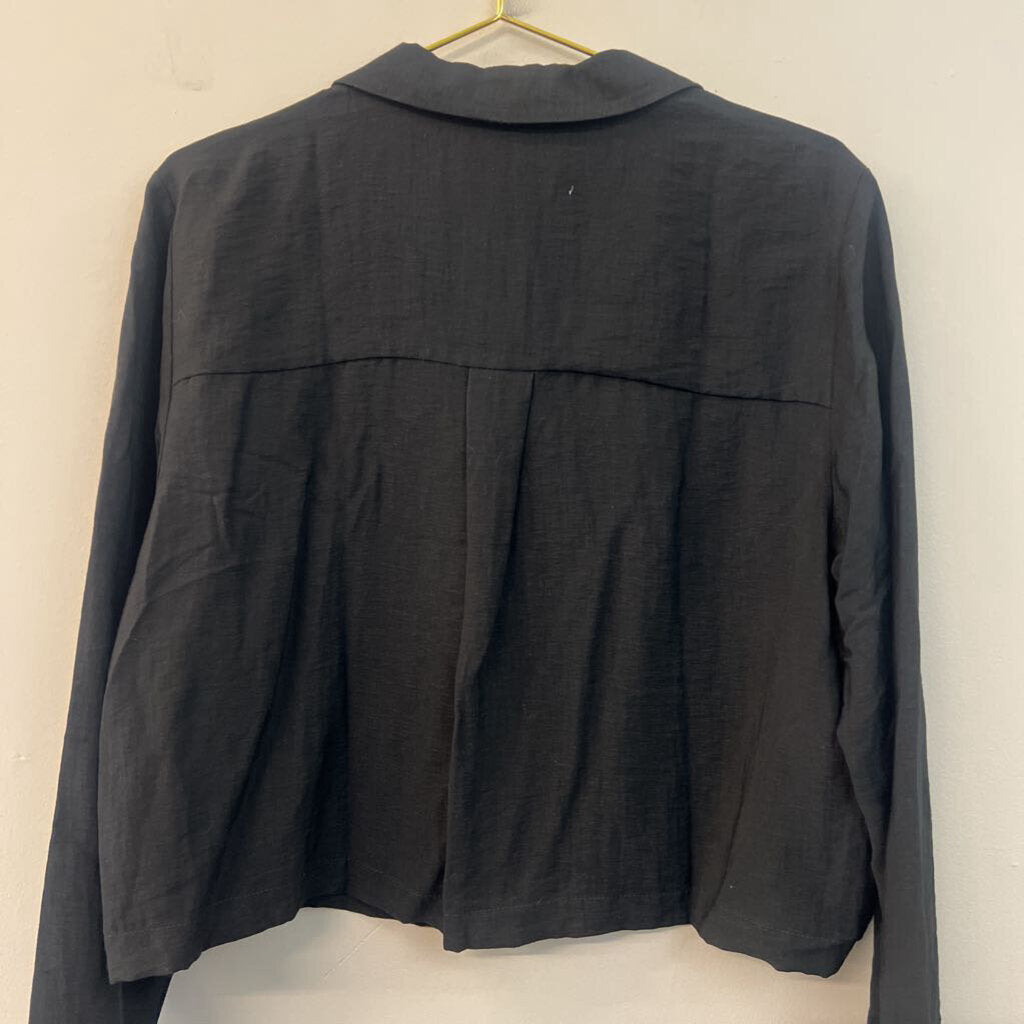 Treasure and Bond Black Cropped Long Sleeve Button Down Top Medium