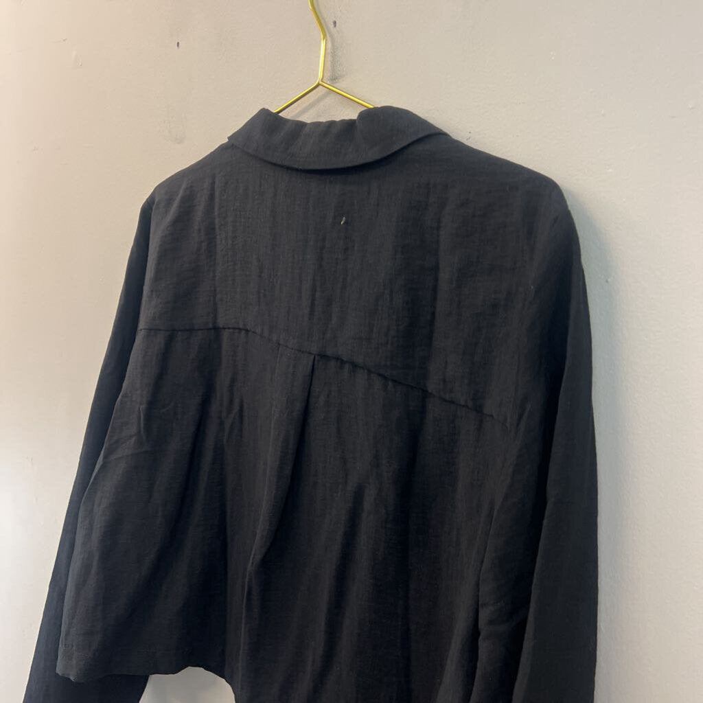 Treasure and Bond Black Cropped Long Sleeve Button Down Top Medium