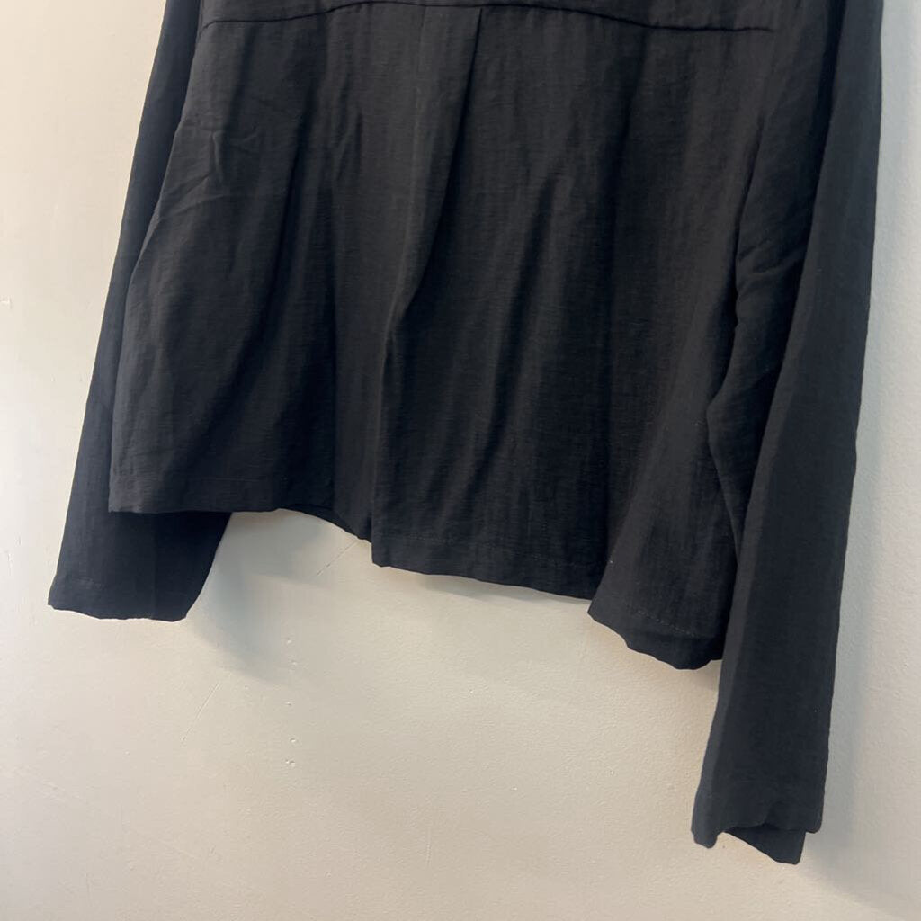Treasure and Bond Black Cropped Long Sleeve Button Down Top Medium