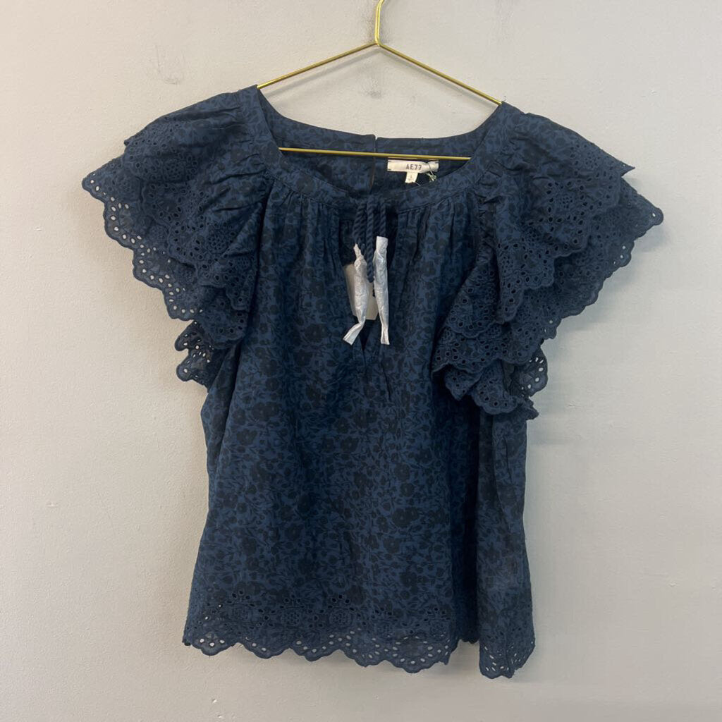 AE77 Navy Print Short Ruffle Sleeve Top Large