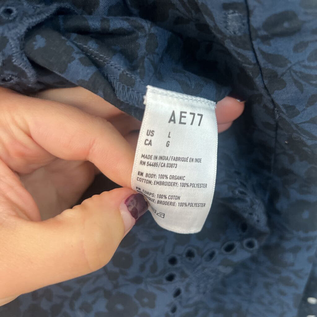 AE77 Navy Print Short Ruffle Sleeve Top Large