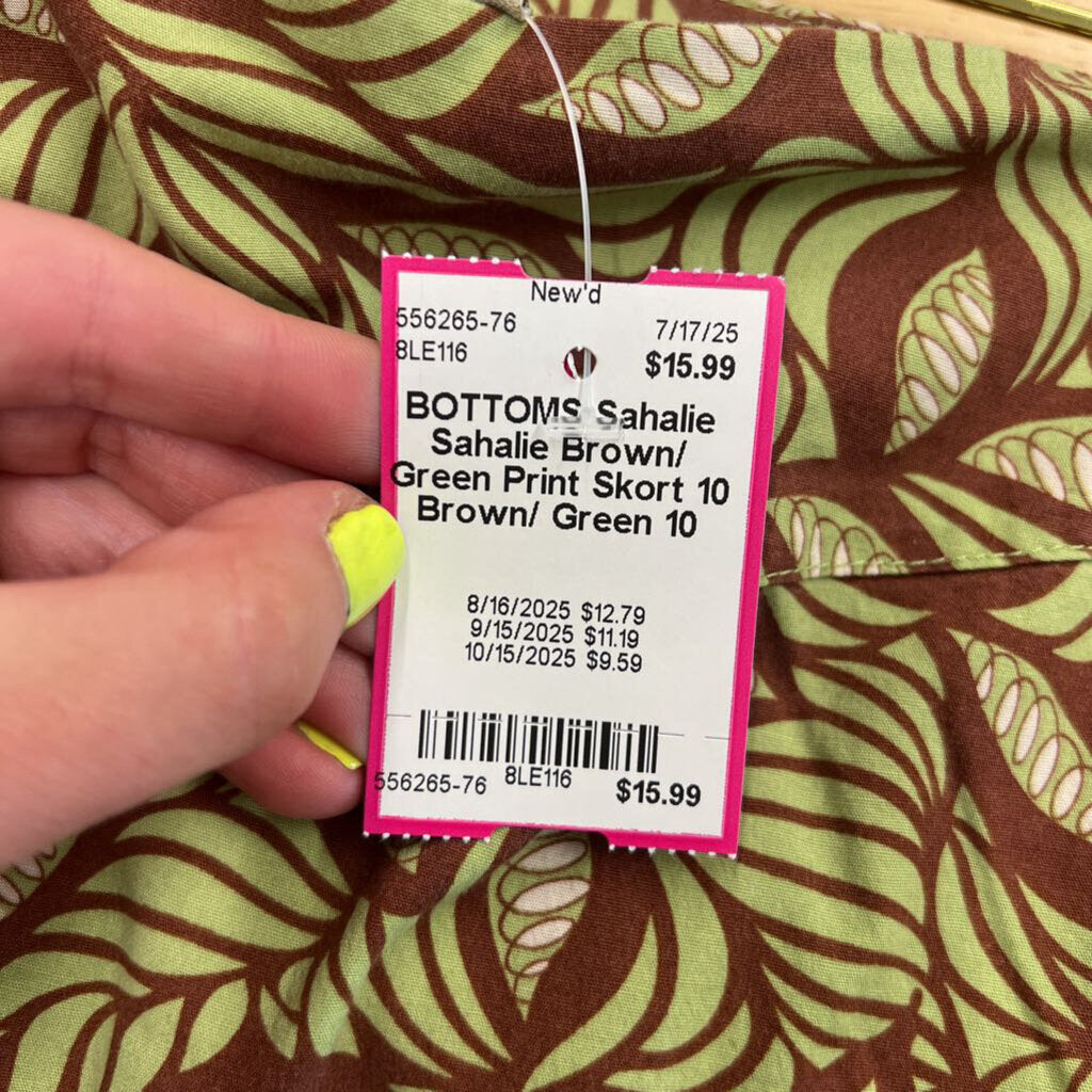 Sahalie Brown/ Green Print Skort 10