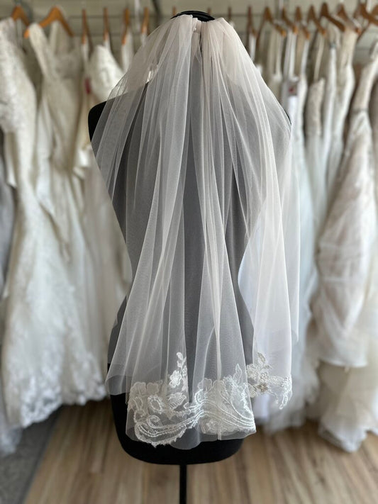 Lace Trimmed Elbow Length Veil