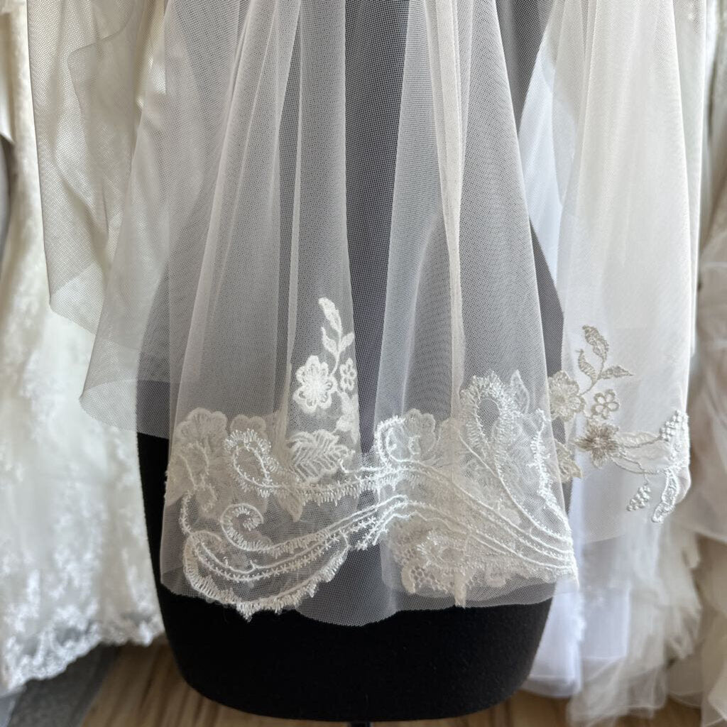Lace Trimmed Elbow Length Veil