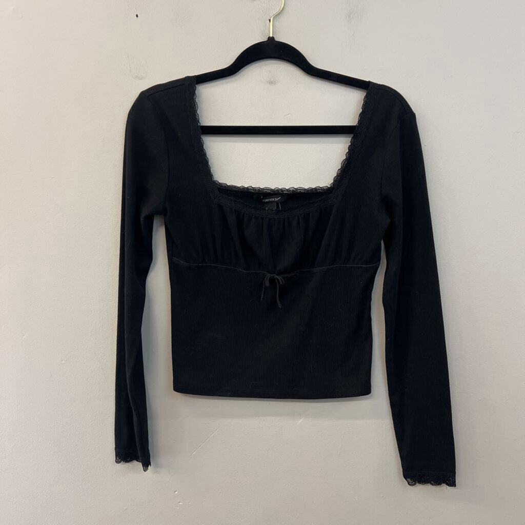 Forever 21 Black Long Sleeve Cropped Top Medium