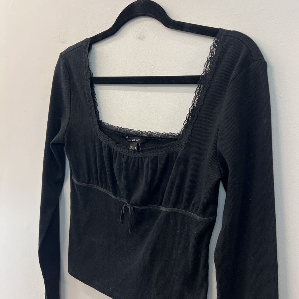 Forever 21 Black Long Sleeve Cropped Top Medium