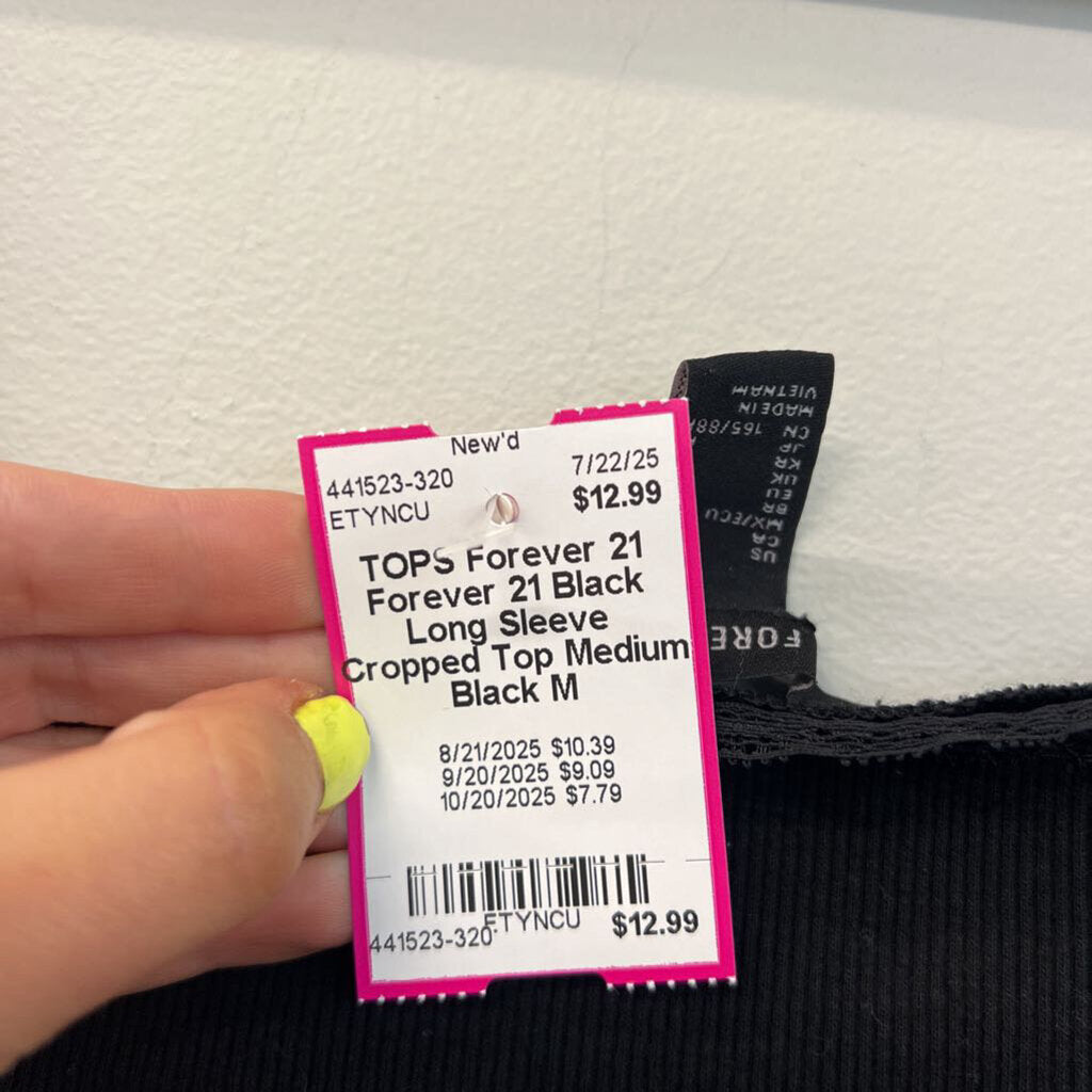 Forever 21 Black Long Sleeve Cropped Top Medium
