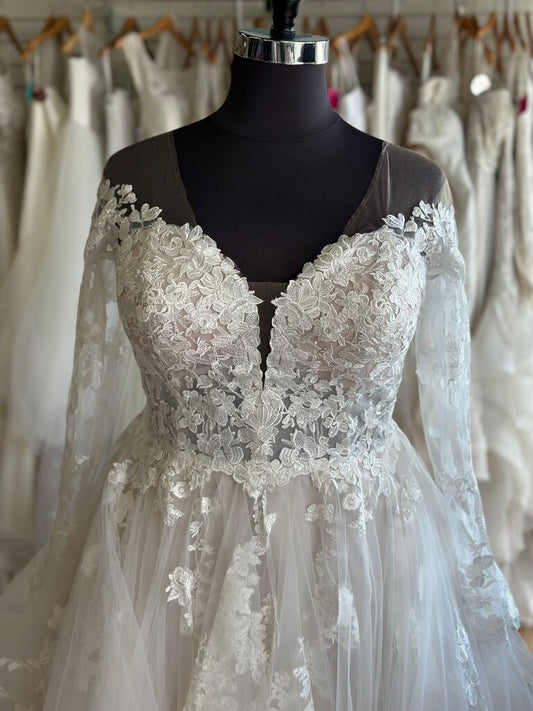 Essense of Australia Ivory Lace Long Sleeve Ball Gown Bridal Gown 24