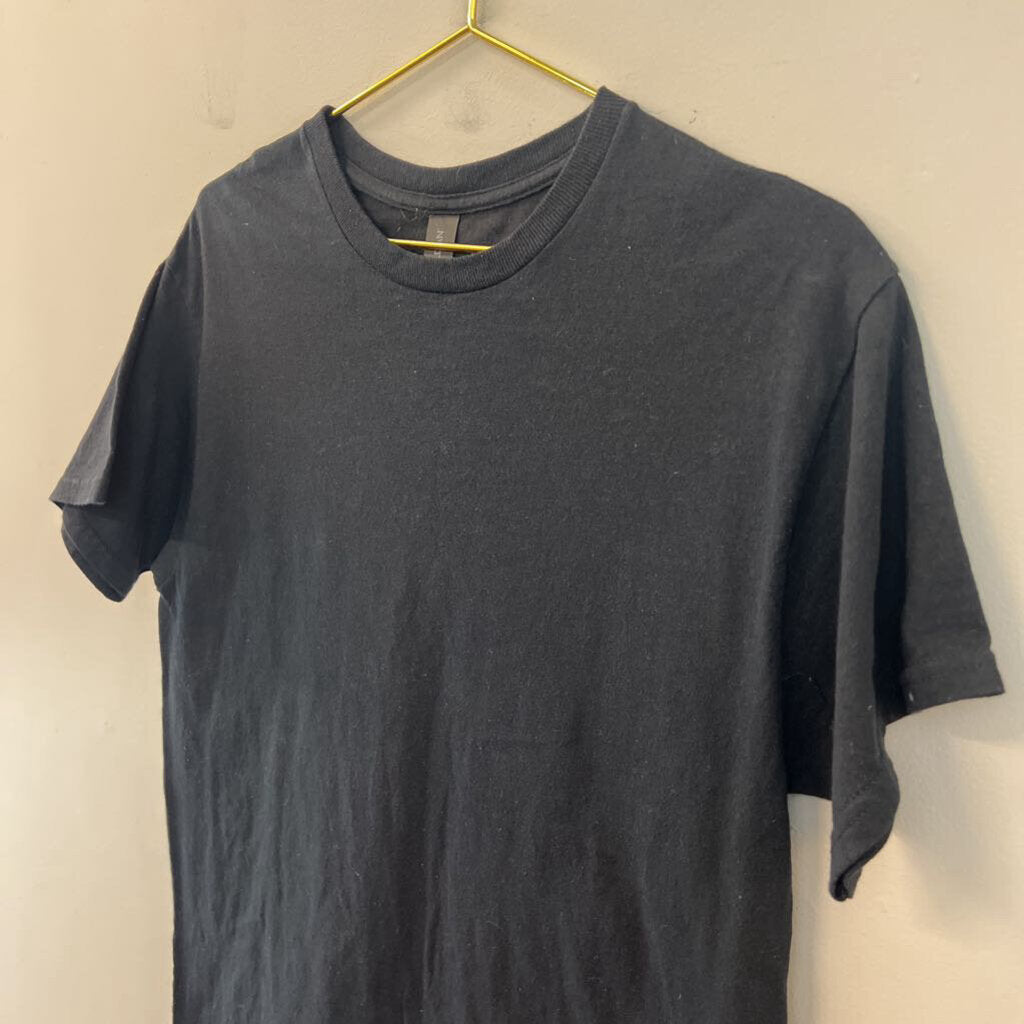 Artist-Made Black/ Brown Skull Back Short Sleeve Graphic Tee Medium