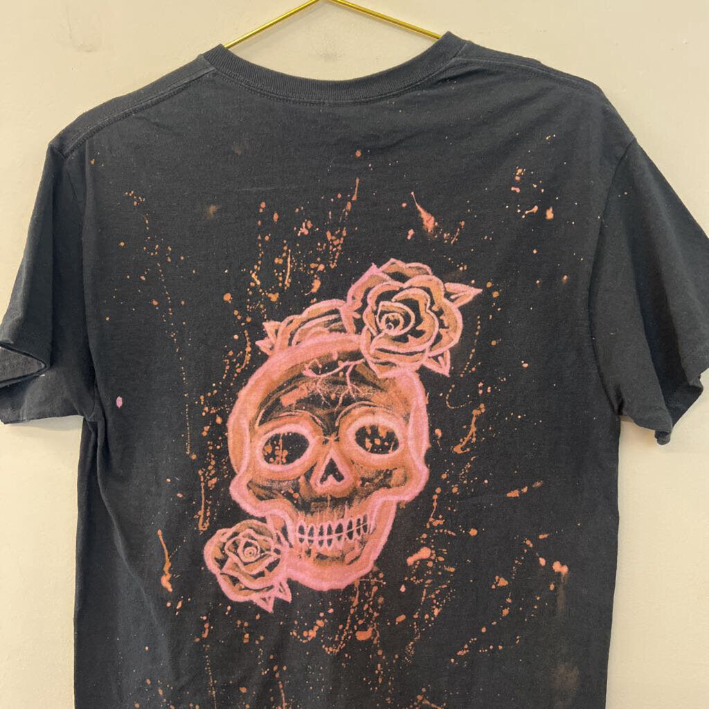 Artist-Made Black/ Brown Skull Back Short Sleeve Graphic Tee Medium
