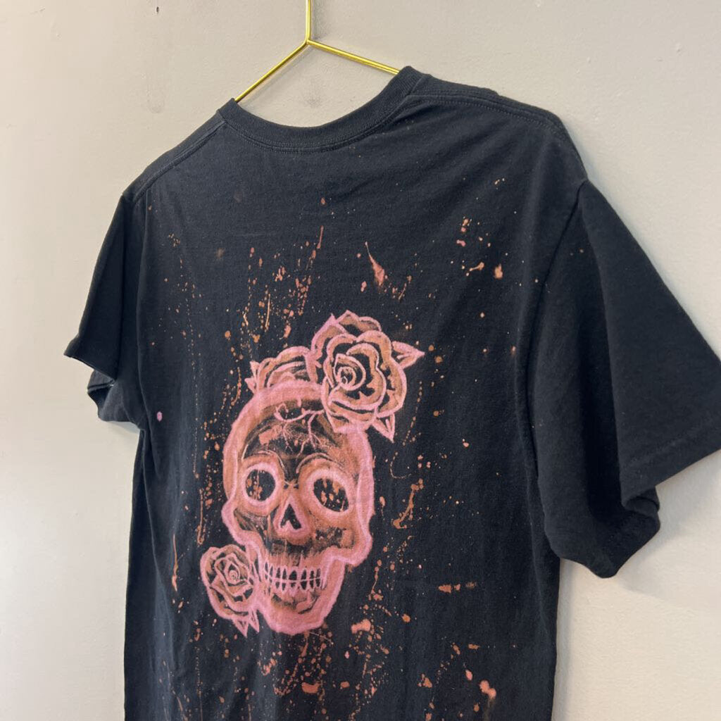 Artist-Made Black/ Brown Skull Back Short Sleeve Graphic Tee Medium