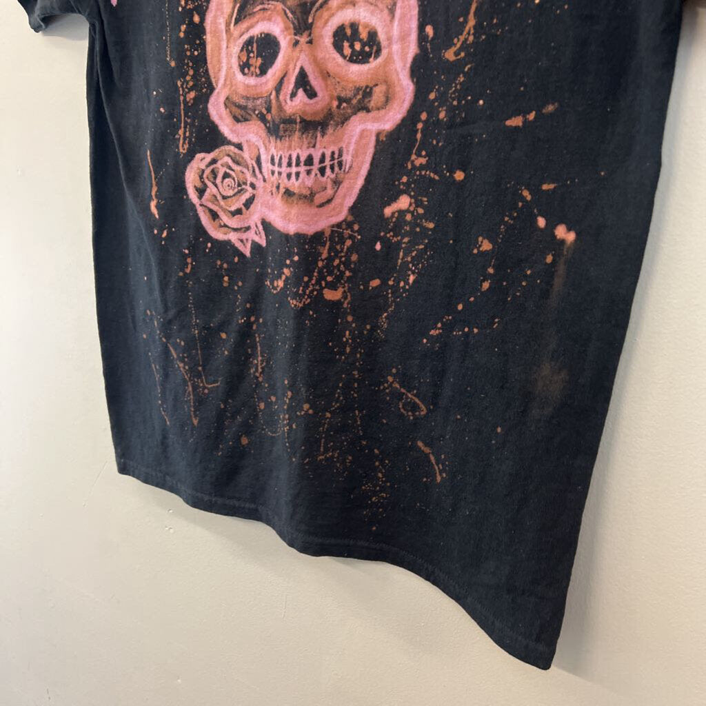Artist-Made Black/ Brown Skull Back Short Sleeve Graphic Tee Medium