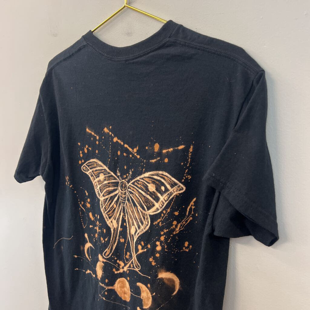 Artist Made Black/ Brown Butterfly Back Short Sleeve Graphic Tee Medium