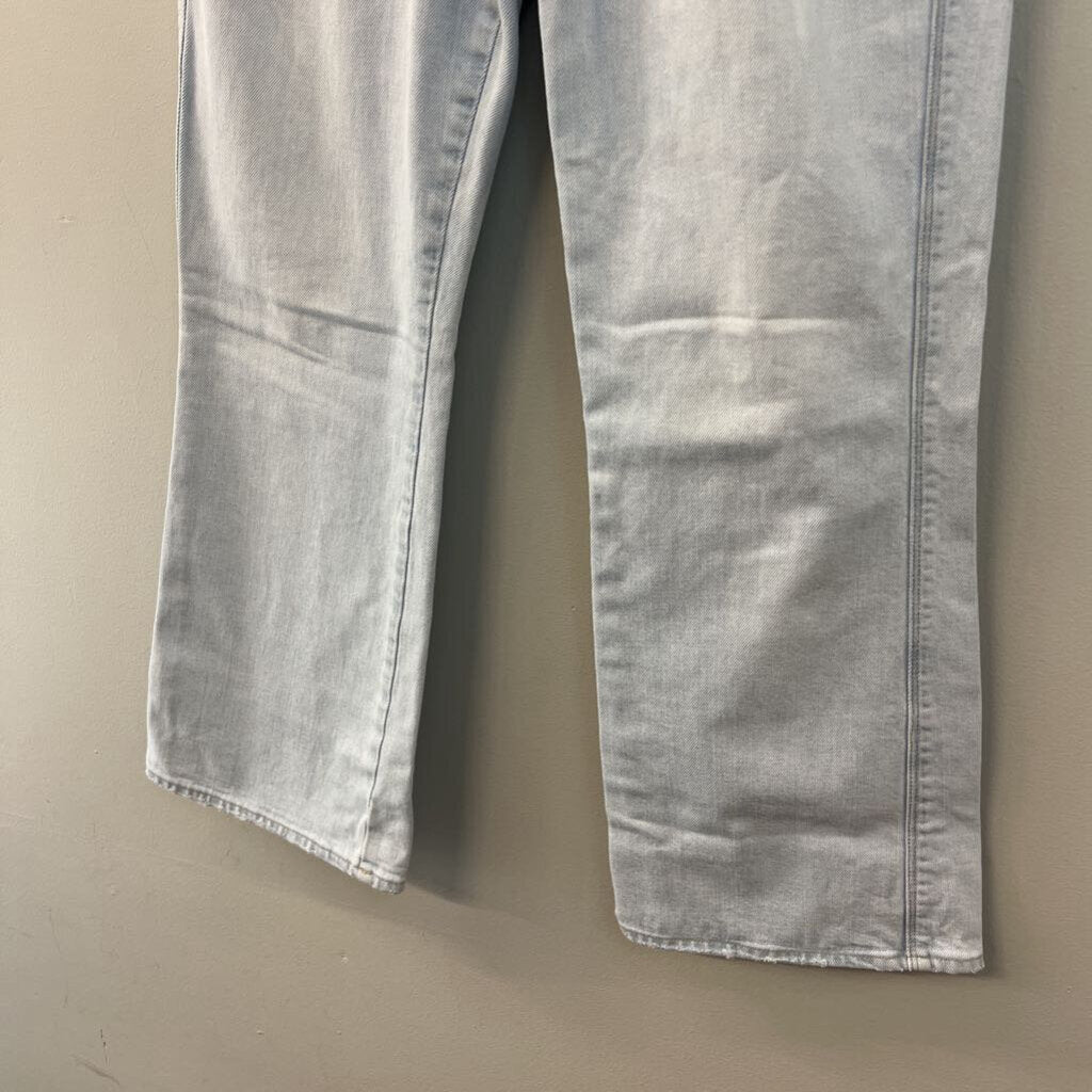 Frame Light Wash Le Sylvie Kick Boot Jeans 26