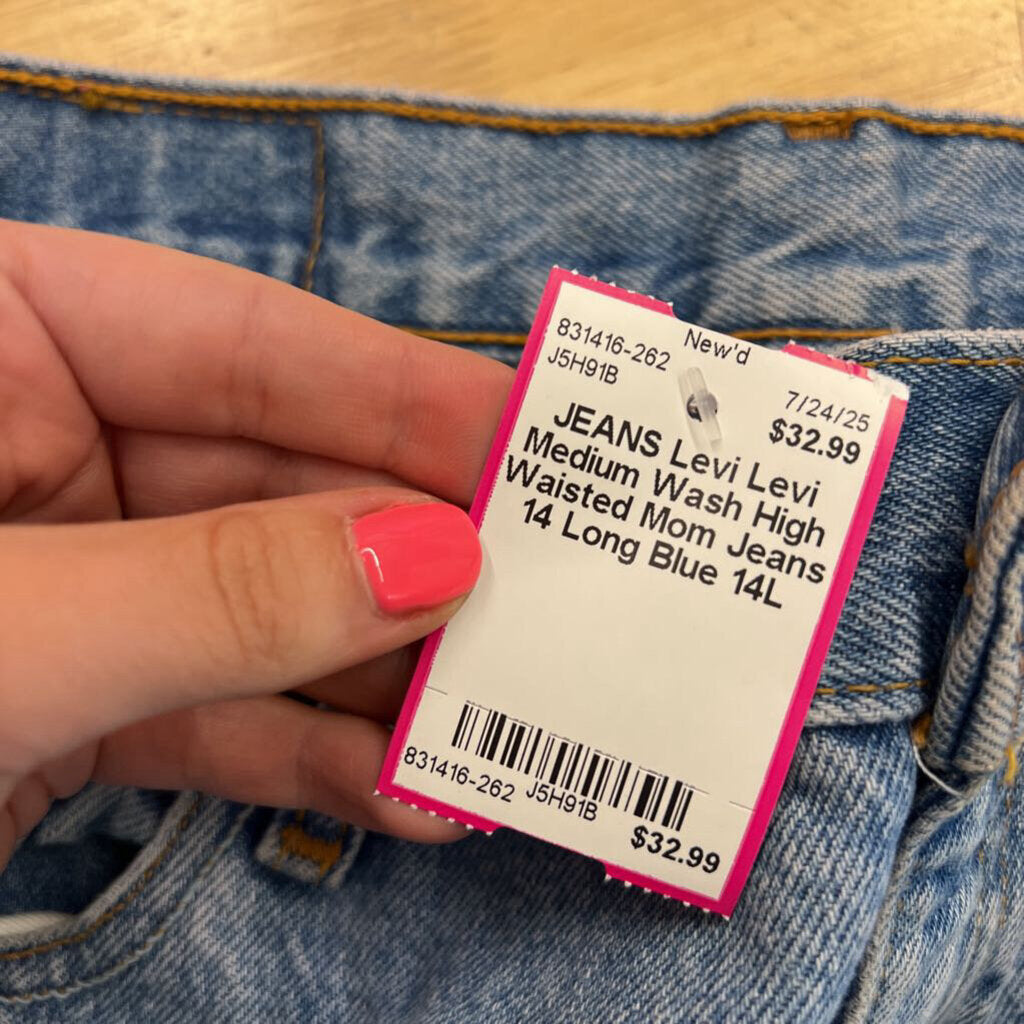 Levi Medium Wash High Waisted Mom Jeans 14 Long