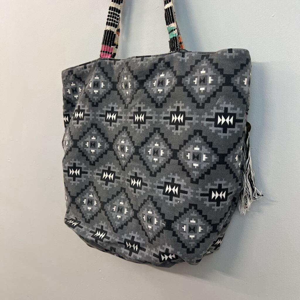 America and Beyond Black/ Cream/ Multi Canvas Embroidered Tassel Tote Purse