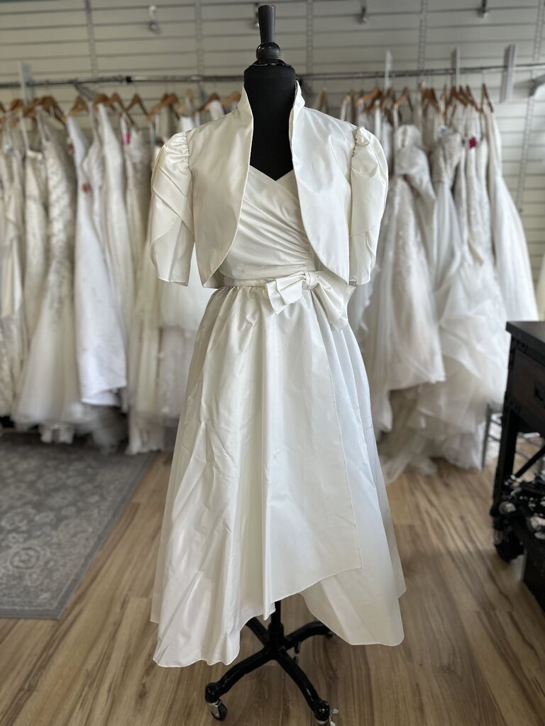 Vintage Ivory Tea Length Bridal Gown With Short Puff Sleeve Jacket 9/10