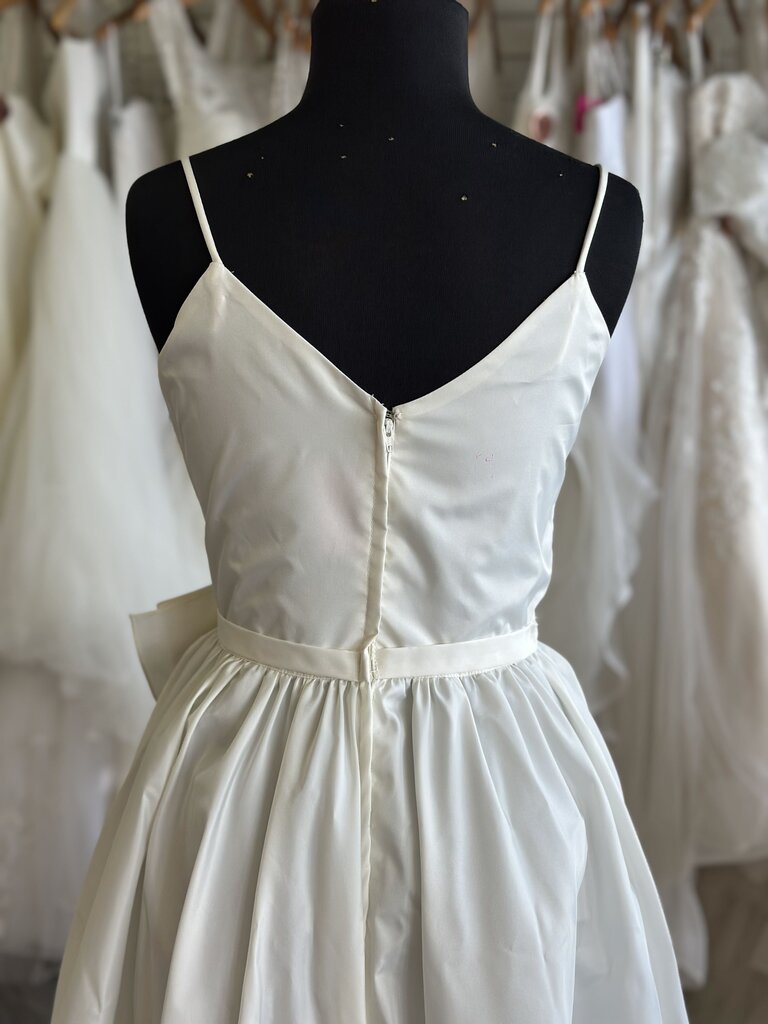 Vintage Ivory Tea Length Bridal Gown With Short Puff Sleeve Jacket 9/10