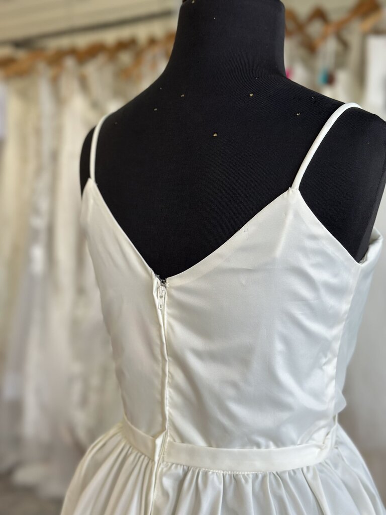 Vintage Ivory Tea Length Bridal Gown With Short Puff Sleeve Jacket 9/10