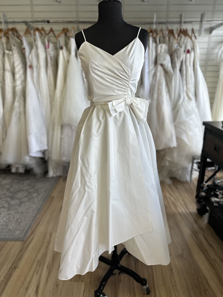 Vintage Ivory Tea Length Bridal Gown With Short Puff Sleeve Jacket 9/10