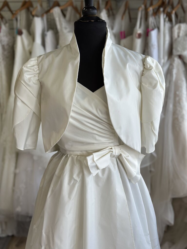 Vintage Ivory Tea Length Bridal Gown With Short Puff Sleeve Jacket 9/10