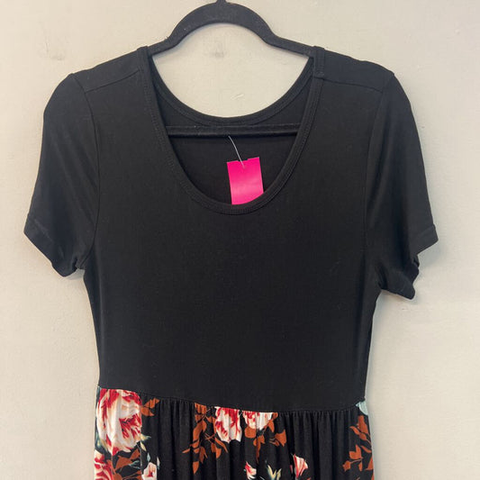 Black/ Multi Short Sleeve Flower Print Maxi Dress Medium