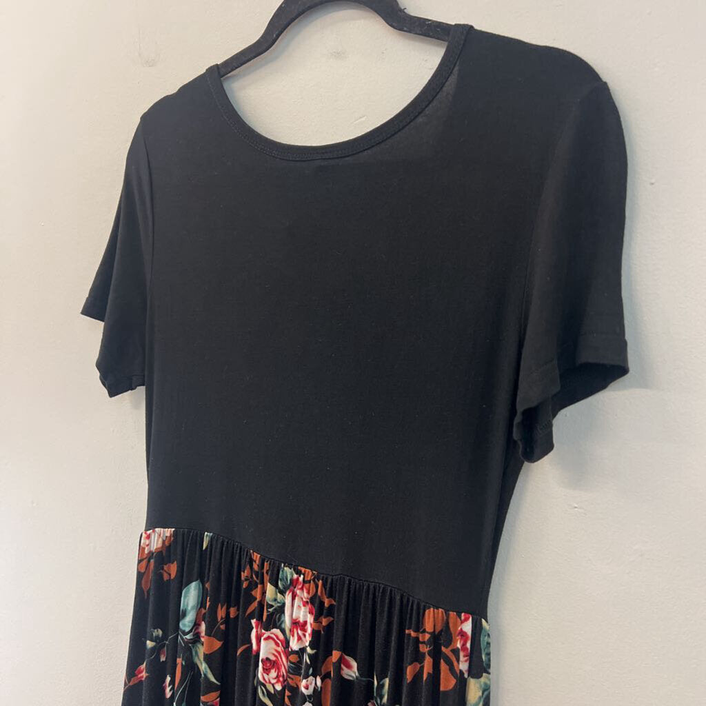 Black/ Multi Short Sleeve Flower Print Maxi Dress Medium