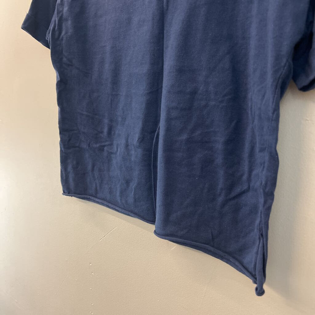 Modern Lux Blue/ White Dog Mother Wine Lover Cropped Short Sleeve Graphic Tee Extra Small