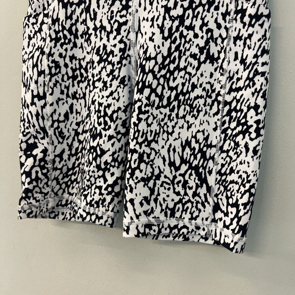 Athleta White/ Black Print Biker Shorts Extra Small