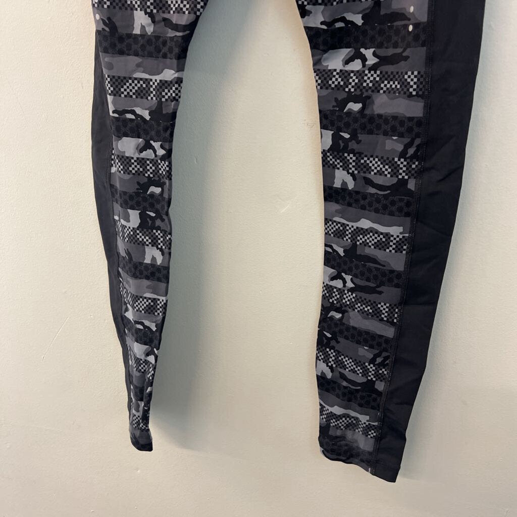 Nike Black/ Grey Print Athletic Leggings Medium