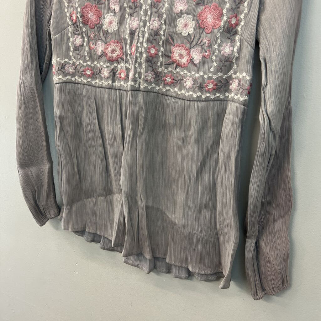 Savanna Jane Grey/ Pink Embroidered Flower Long Sleeve Top Small