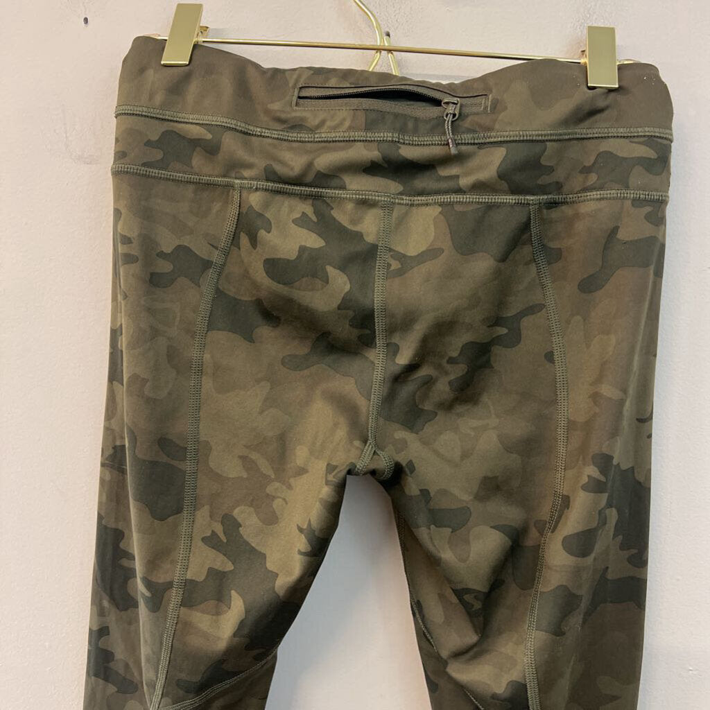 Lululemon Green Camo Print Leggings 4