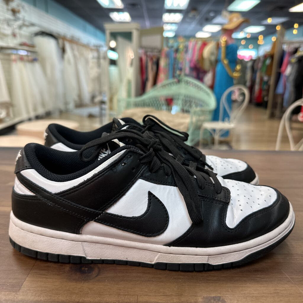 Nike Black/ White Dunk Low Sneakers 9.5