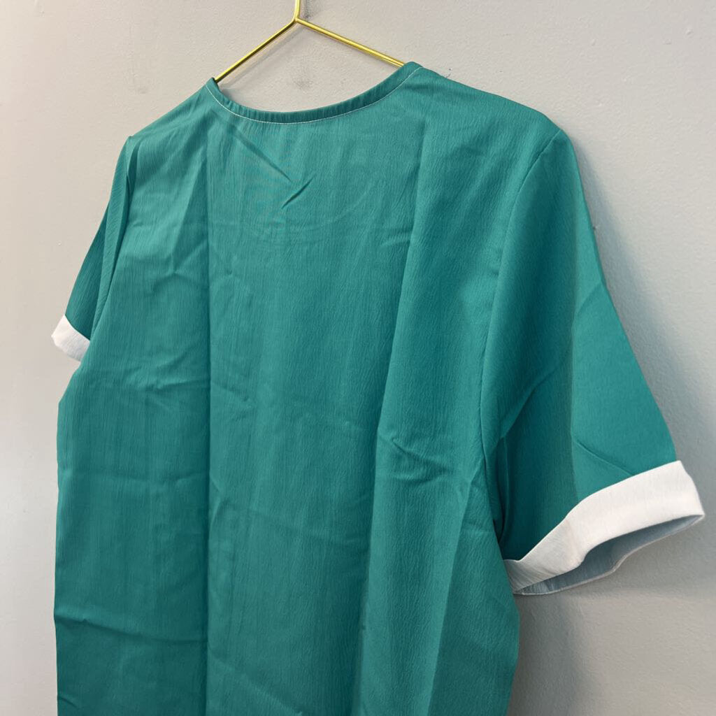 Green/ White Button Front Short Sleeve Top Large