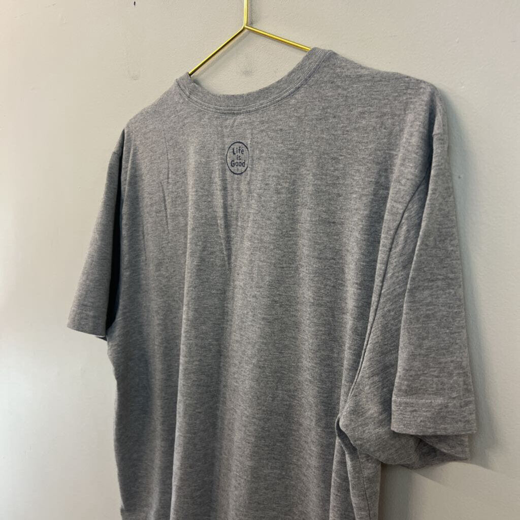 Life Is Good Grey Flag Short Sleeve Graphic Tee Large