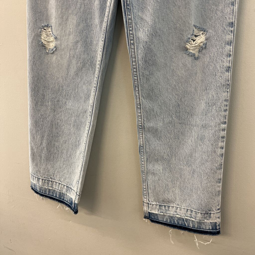 AskkNY Light Wash Distressed Mom Jeans 26