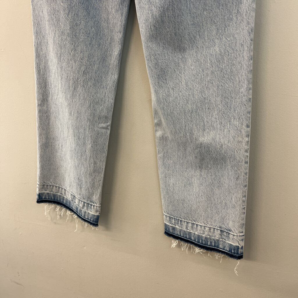 AskkNY Light Wash Distressed Mom Jeans 26