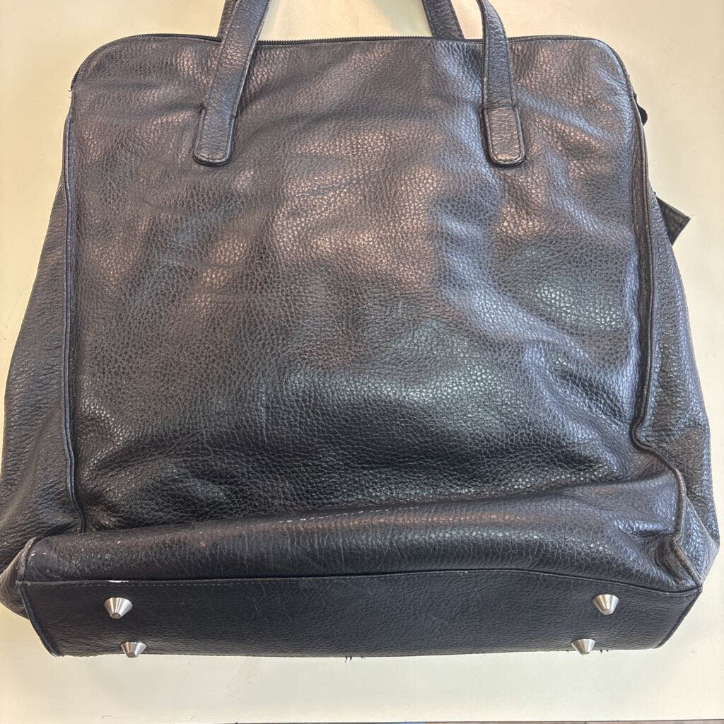 Hobo Black Pebbled Leather Purse