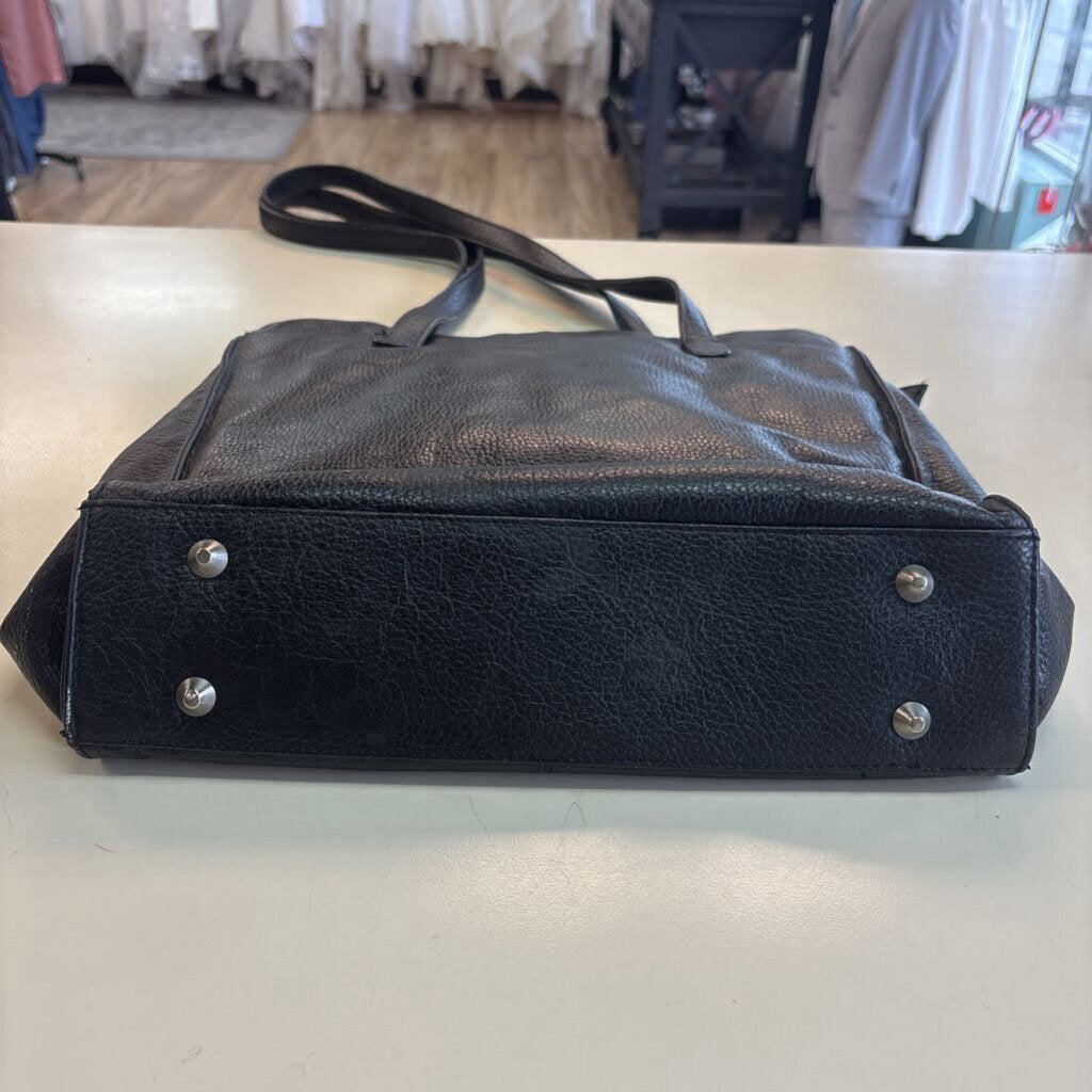 Hobo Black Pebbled Leather Purse