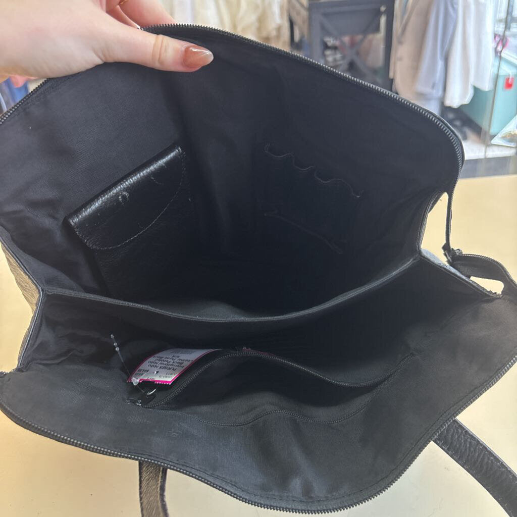 Hobo Black Pebbled Leather Purse