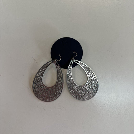 Silver Metal Cutout Dangle Earrings