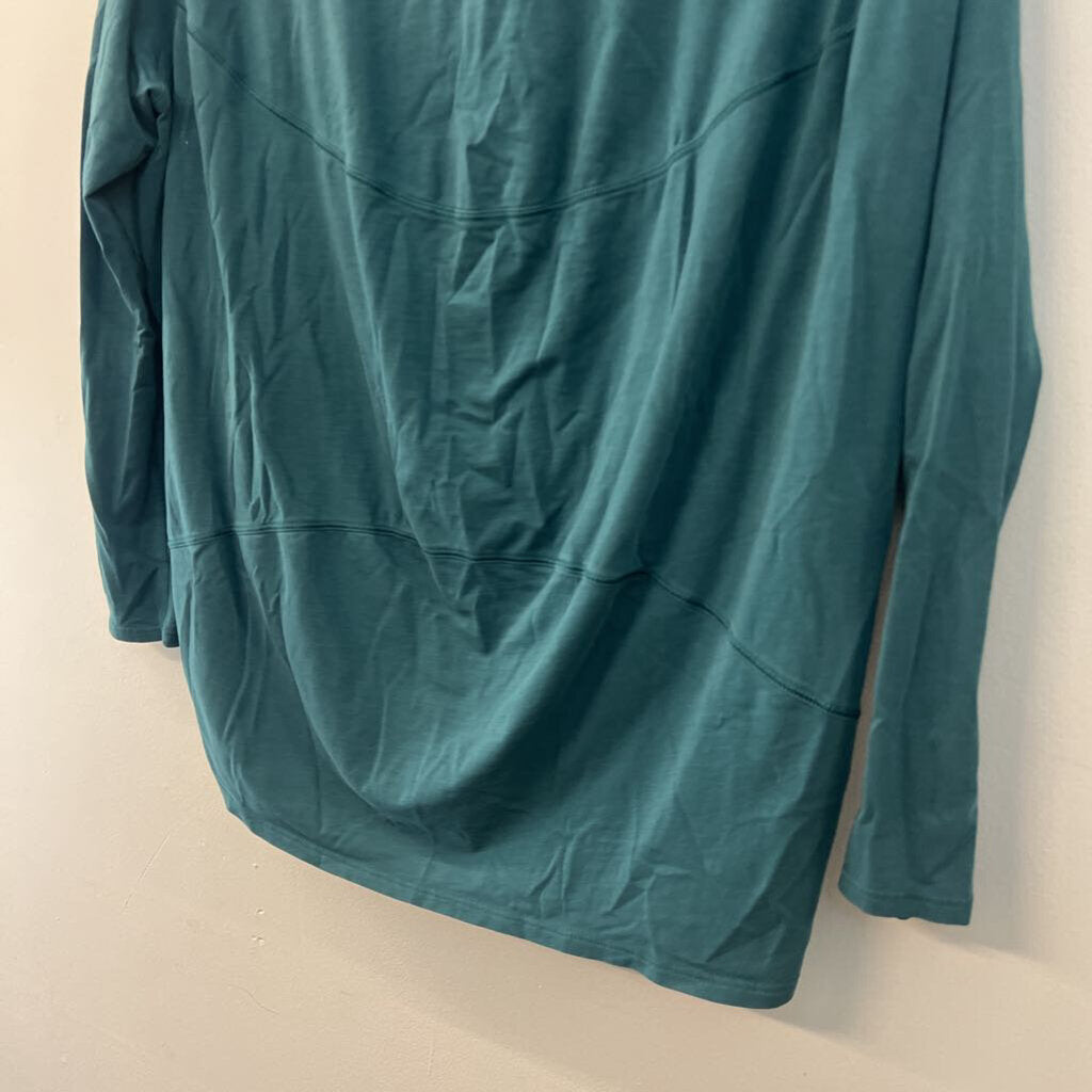 Lululemon Green Long Sleeve Athletic Top Small