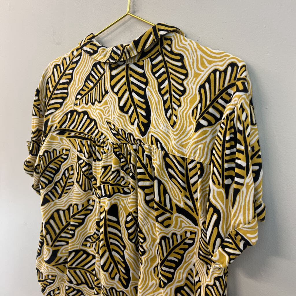 Jane and Delancey Black/ Yellow Print Short Sleeve Button Down Top Medium