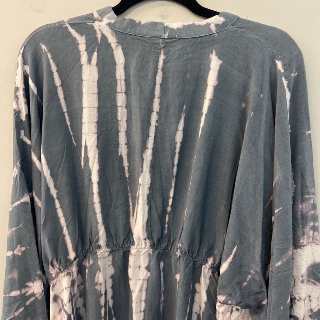 Sim and Sam Blue/ White Print Long Sleeve Open Front Top Large/ Extra Large