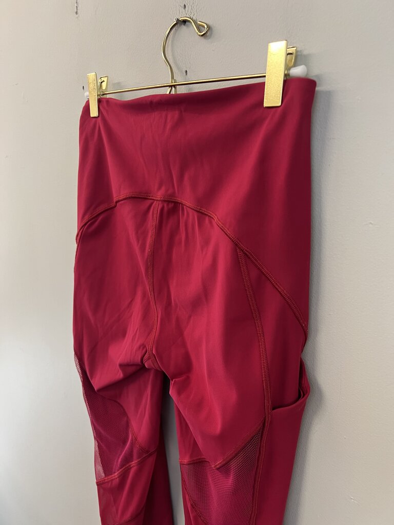 Lululemon Berrys Cropped Athletic Leggings