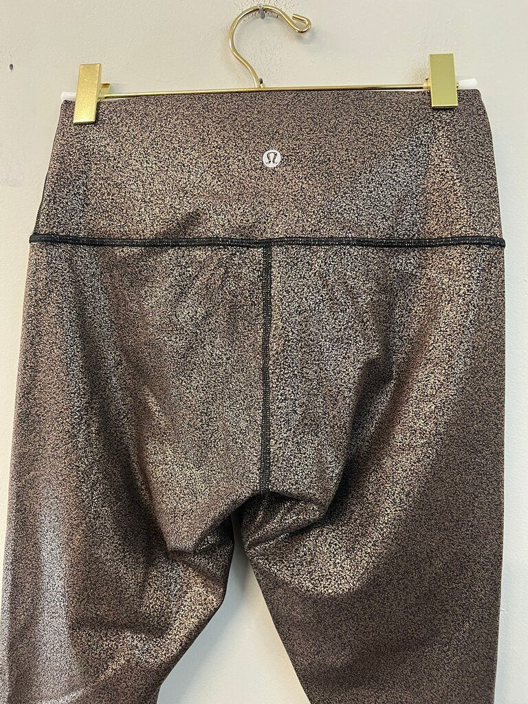 Lululemon Black/ Gold Cropped Athletic Leggings 6