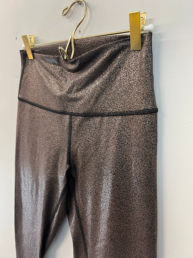 Lululemon Black/ Gold Cropped Athletic Leggings 6