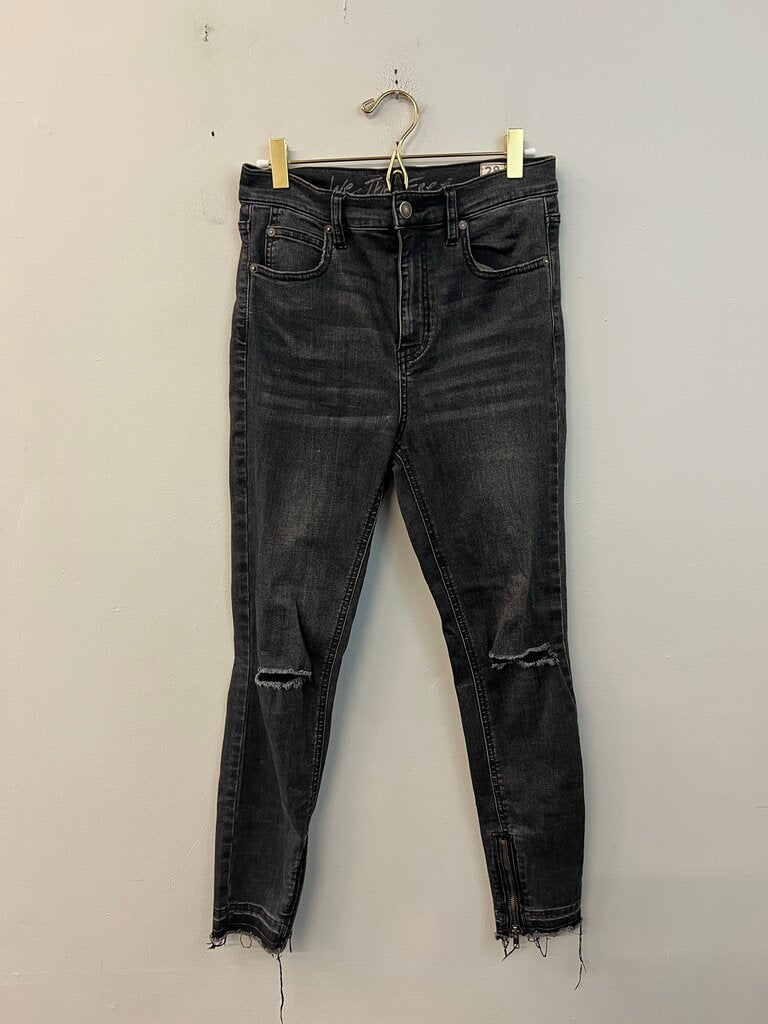 We The Free Black Distressed Skinny Leg Jeans 28