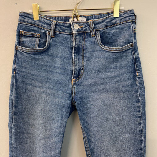 Zara Medium Wash Frayed Hem Jeans 6